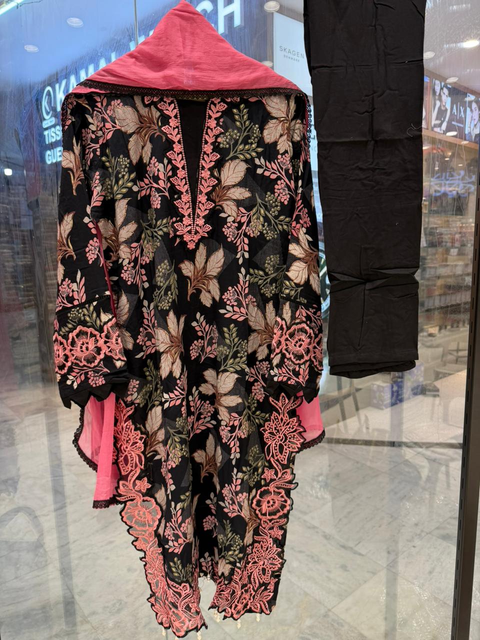 Viral Pakistani Cutwork Designs