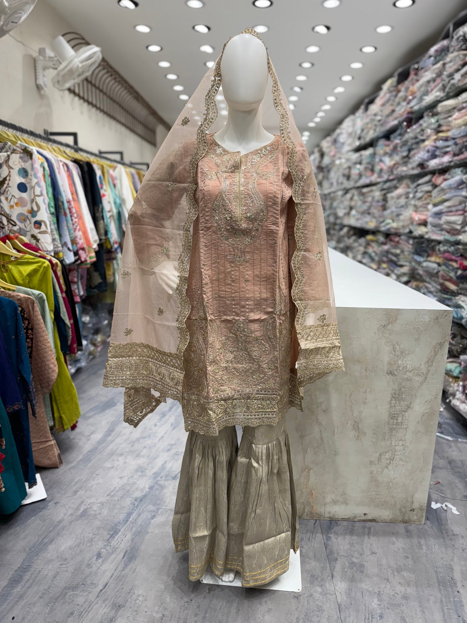 GHARARA SET BY AYZEL PRET 25’