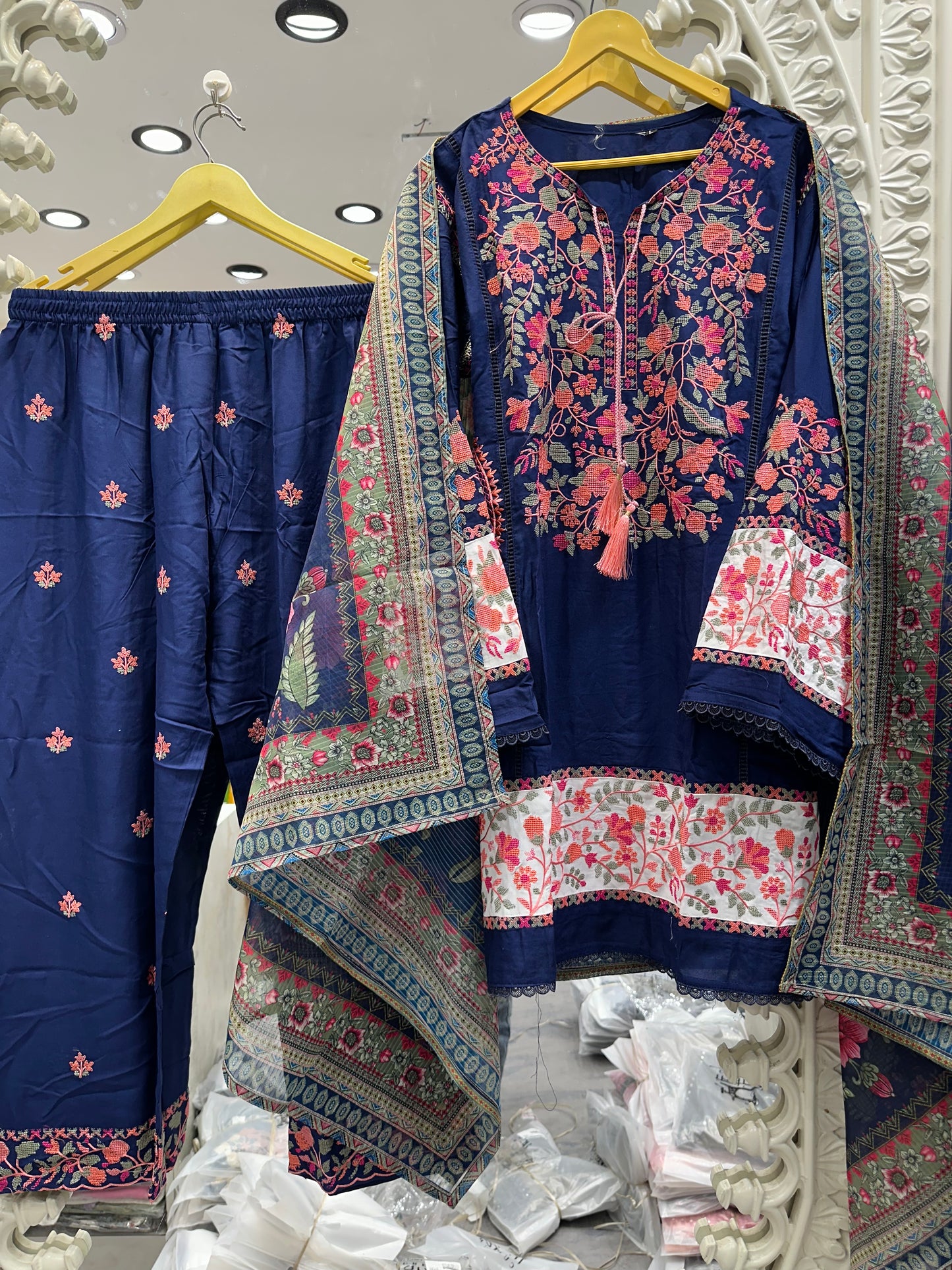AYZEL EMBROIDERED CORD SET 02