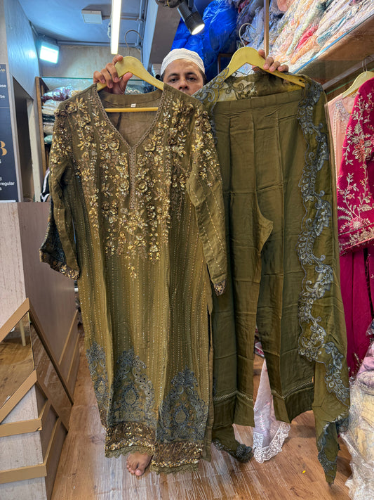 MARIA B WEDDING FORMAL 2025 RTW BY AYZEL D02