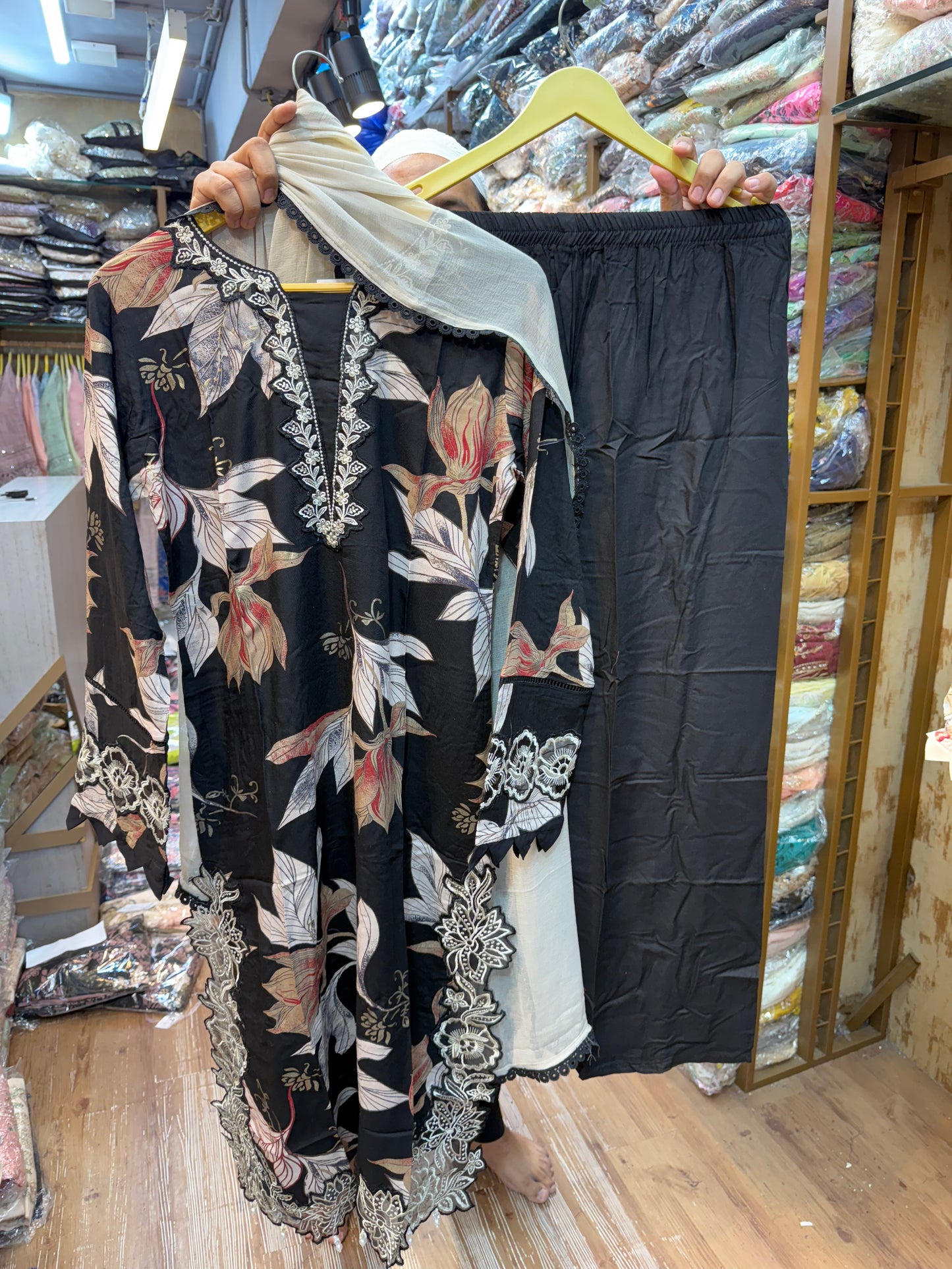 AYZEL EMBROIDERED CORD SET 04A