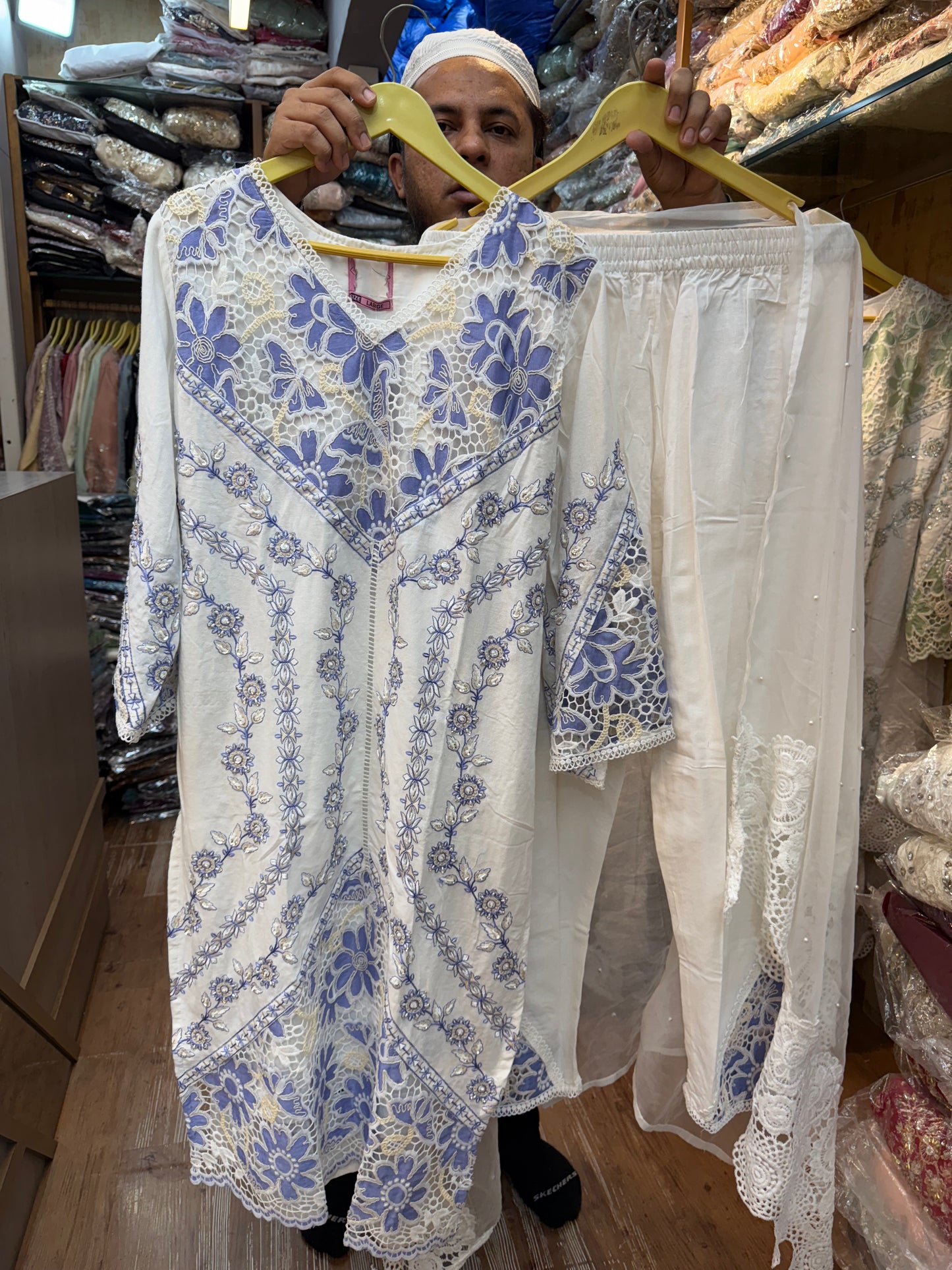 HAKUBA CUTWORK SUIT 01A