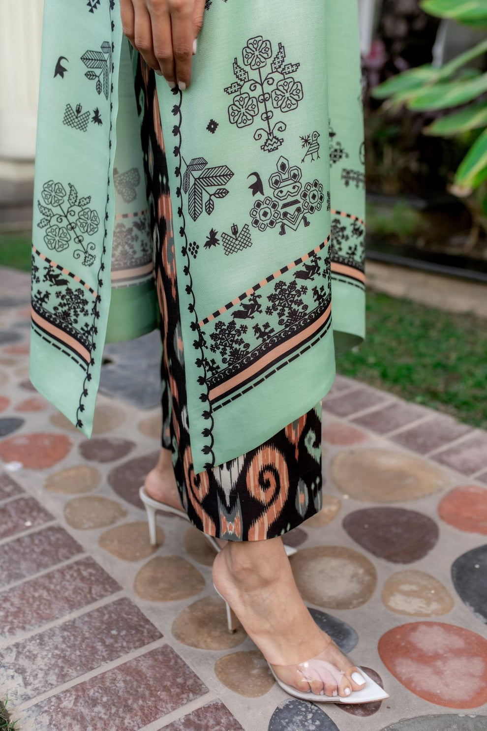 Alwaan by Ayzel – Mint Green & Black Ethnic Digital Printed Swiss Poly Cotton Co-ords AS55 (48" Long Kameez)
