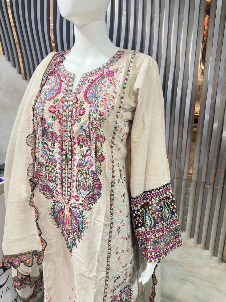 LIALI KASHMIRI FARSHI  SALWAR BY AYZEL D.NO-1