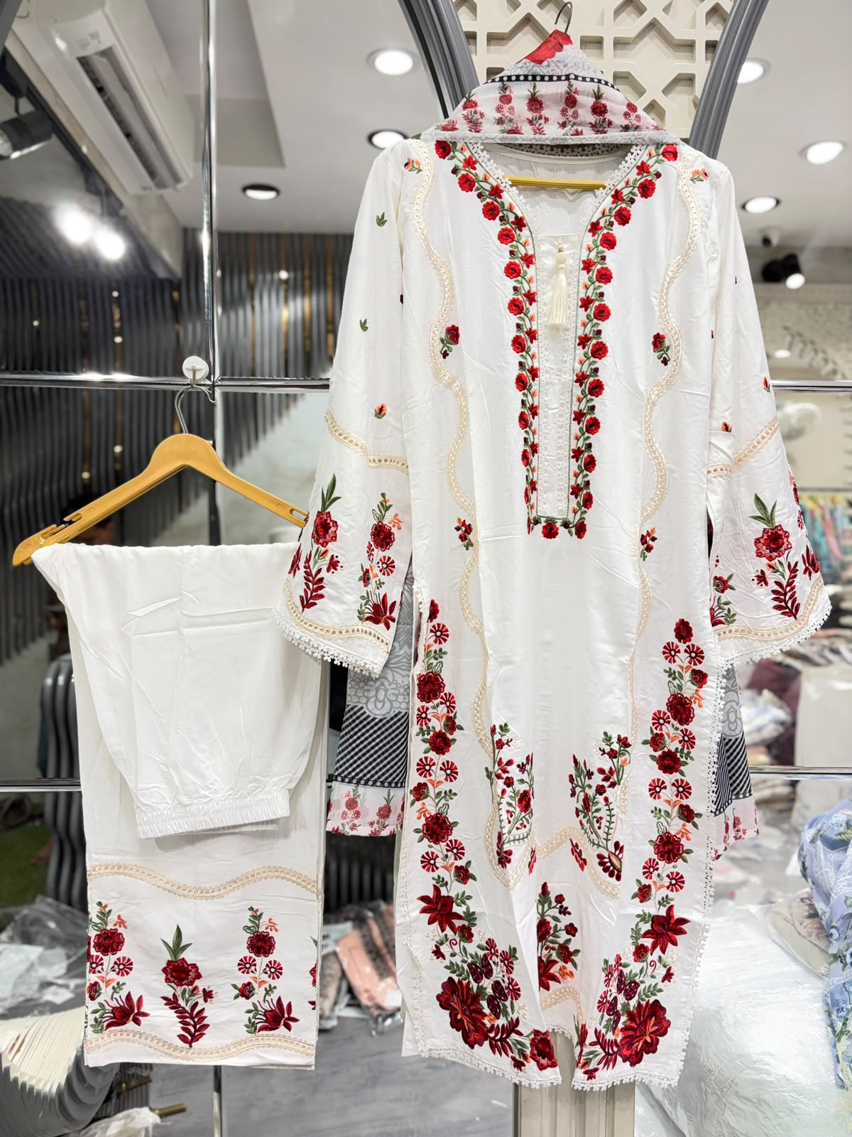 LIALI L334 WHITE