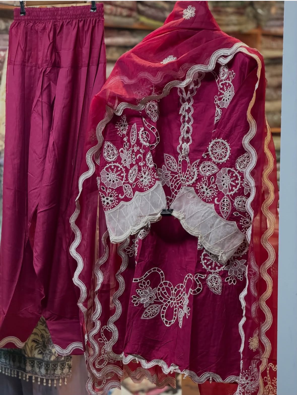 OMNIA FARISH SALWAR LUXURY PRET