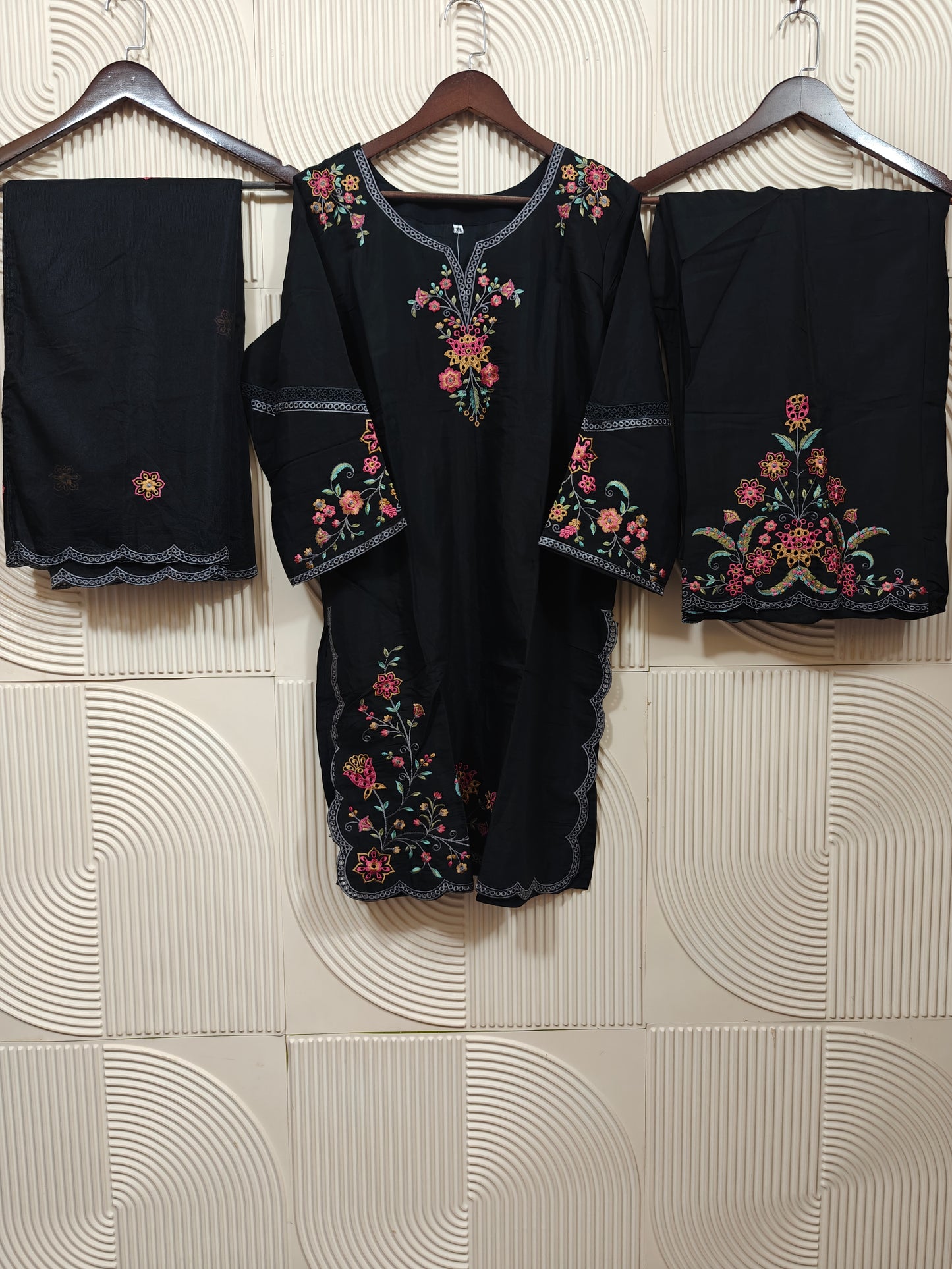 AYZEL LUXURY LAWN 2025 D-01 (B)