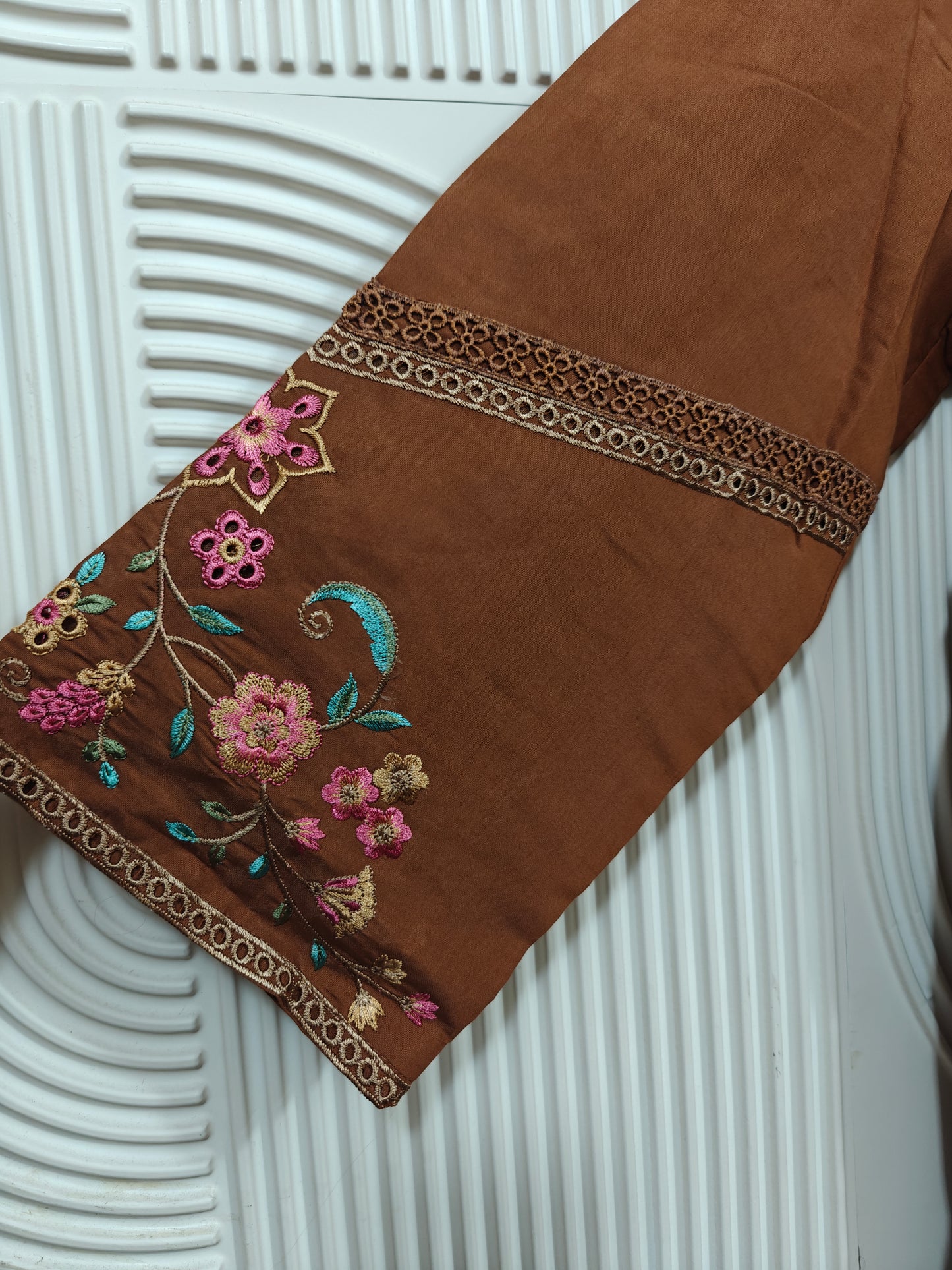 AYZEL LUXURY LAWN 2025 D-01(D)
