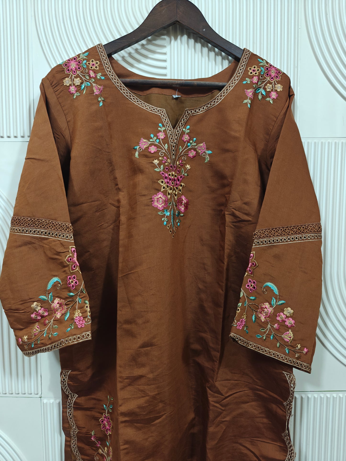 AYZEL LUXURY LAWN 2025 D-01(D)