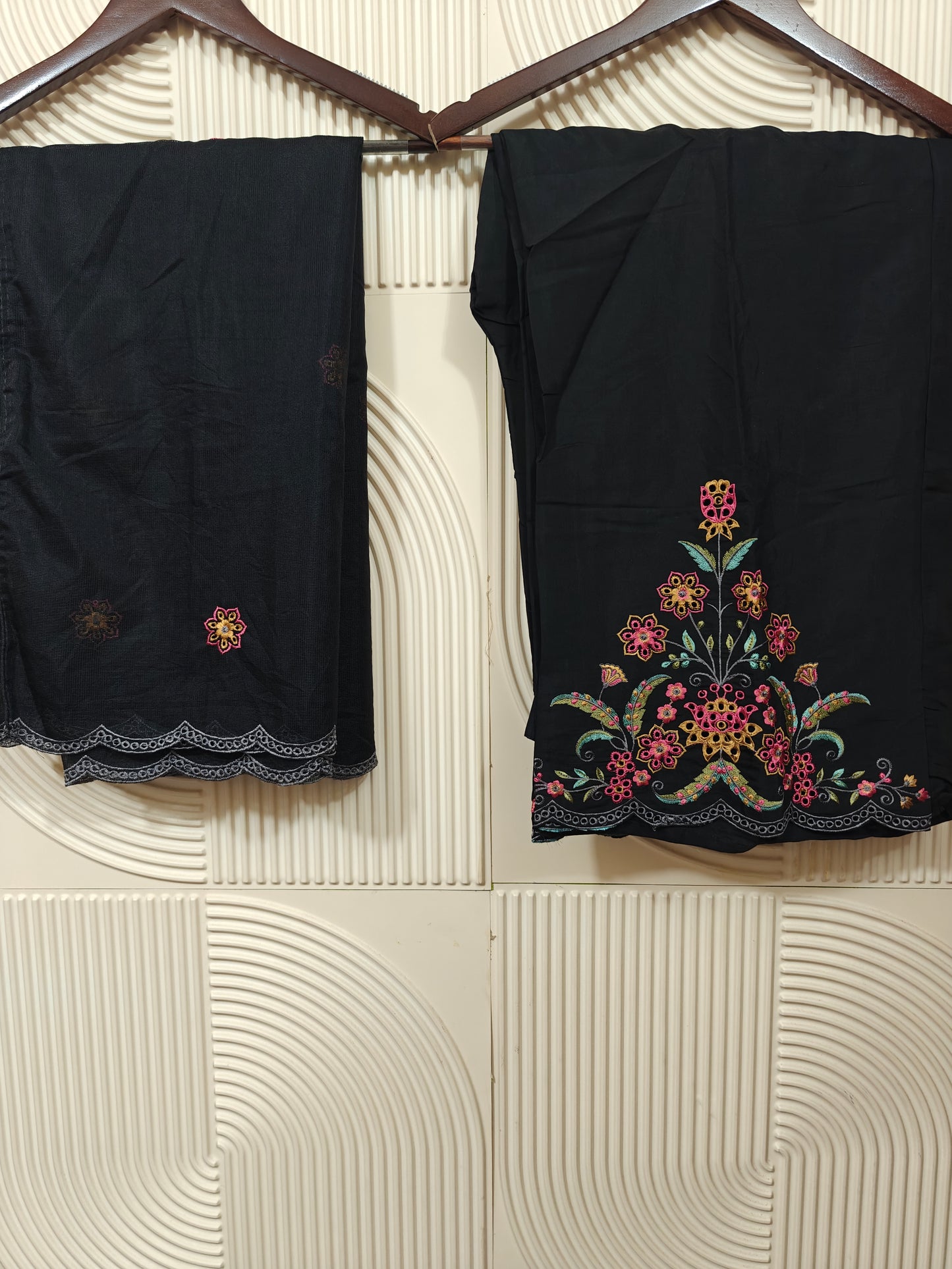 AYZEL LUXURY LAWN 2025 D-01 (B)